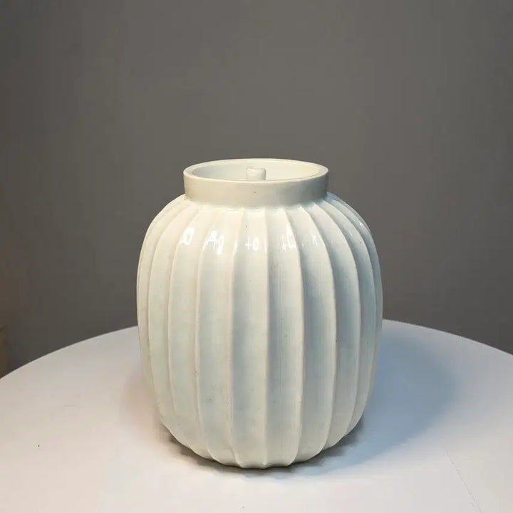 [BUNJANG] Joseon Dynasty White Porcelain Incense Burner with Lid (Baekja Neungseonmun Yu Gae Ho) / 백자능선문유개호