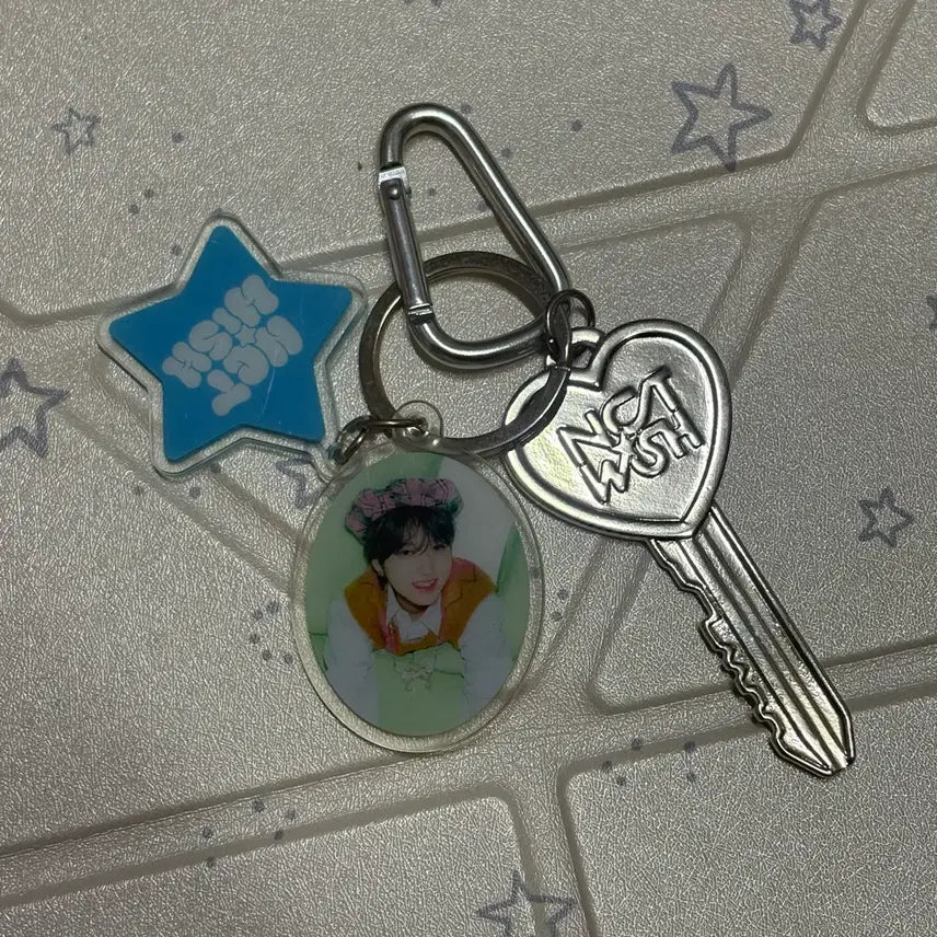 [BUNJANG] NCT WISH Sakuya Acrylic Keyring / 엔시티 위시 팝팝 굿즈 사쿠야열쇠키링