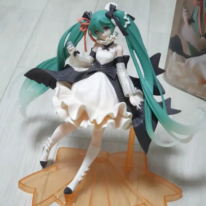 [BUNJANG] Hatsune Miku Amp latios 2022 Figure / 하츠네 미쿠 Amp latios 2022 피규어