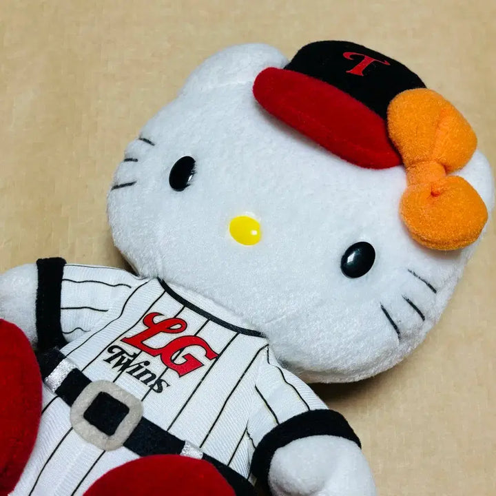 [BUNJANG] LG Twins Baseball Kitty Doll / 엘지트윈스 야구키티인형