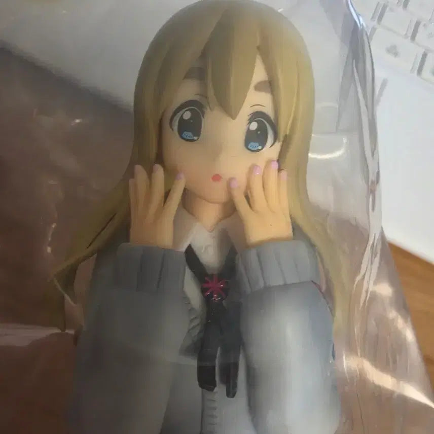 [BUNJANG] K-ON Tsumugi London School Uniform Figure / 케이온 츠무기 런던 피규어