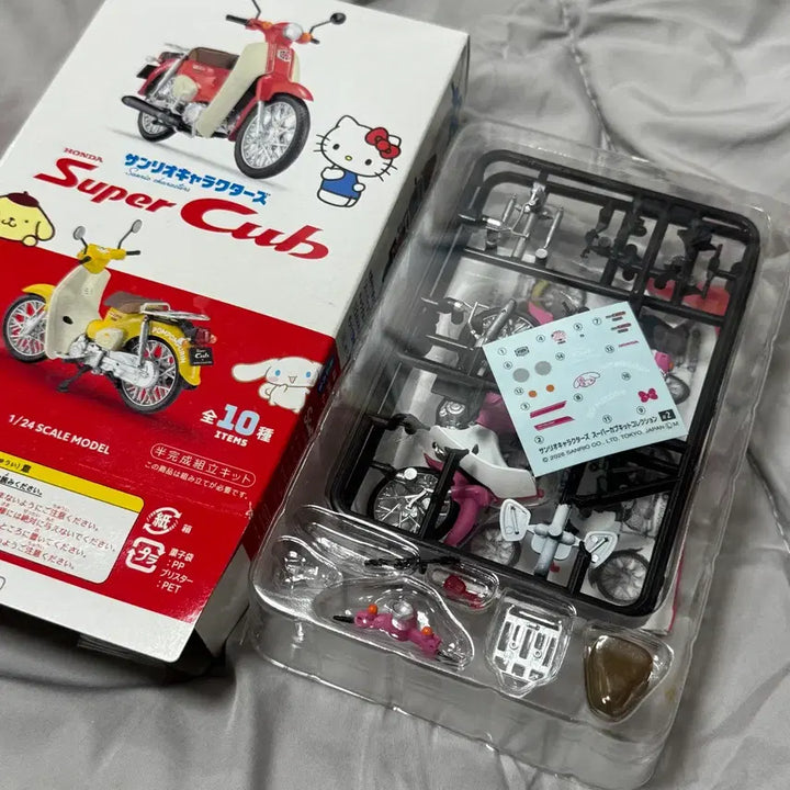 [BUNJANG] Sanrio Super Cub My Melody Motorcycle Figure (1/24 Scale) / 산리오 슈퍼커브 마이멜로디 오토바이 피규어