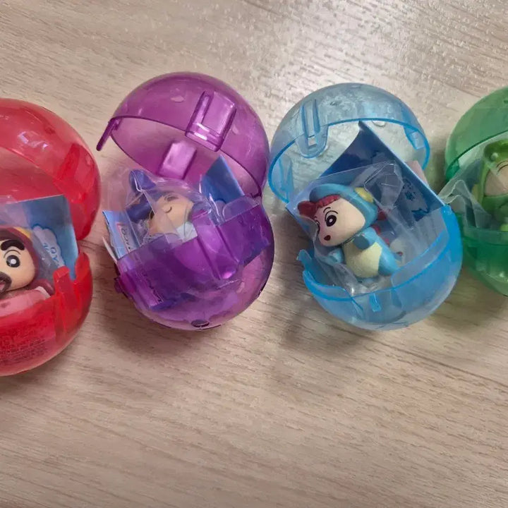[BUNJANG] Crayon Shin-chan Dinosaur Gacha (4-Figure Set) / 새제품 짱구공룡가챠
