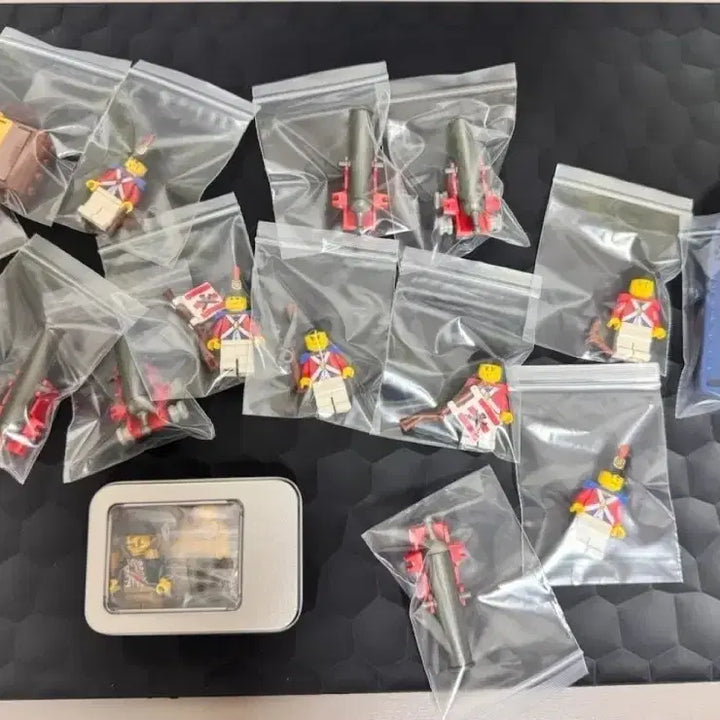[BUNJANG] Old Lego Government Army Minifigures, Cannon, and Ship / 올드 레고 정부군 미피 외 배 대포 등