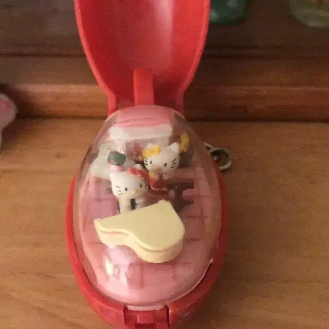 [BUNJANG] Rare Vintage Japanese Hello Kitty Piano Playing Mini Keychain Figure / 초레어! 일본 고전 키티 키링 피규어 똥사이즈 초미니