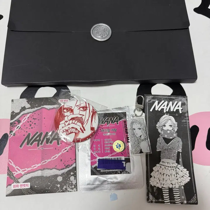 [BUNJANG] Toonique Nana Collaboration Goods Bundle Set / 투니크 나나 콜라보 굿즈 일괄(매드펑크 하라주쿠 락시크 애니 팝업 밴드 서브컬쳐 섭컬 비비안웨스트우드)