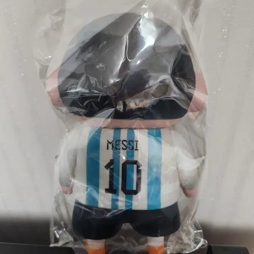[BUNJANG] Crayon Shin-chan Argentina Football Uniform Figure 23cm / 짱구 축구 유니폼 피규어 23cm