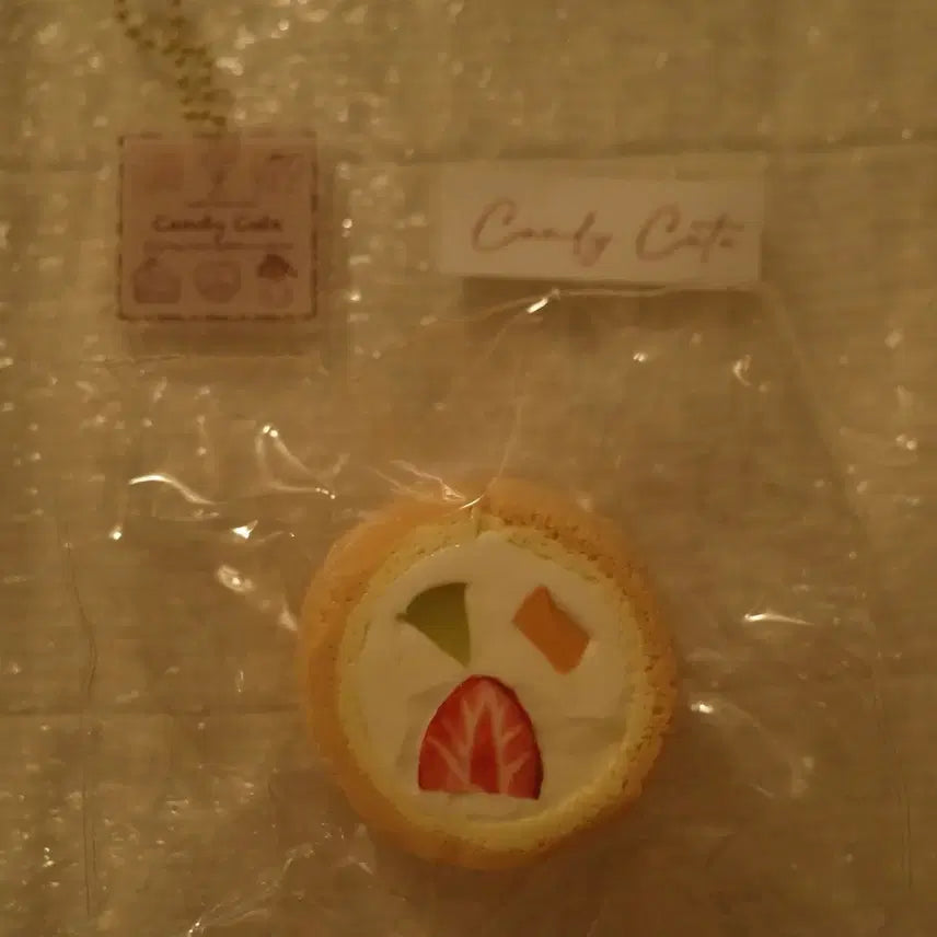 [BUNJANG] Candy Cute Rolled Cake Squishy Toy / Candy cute 후르츠 롤케이크 말랑이