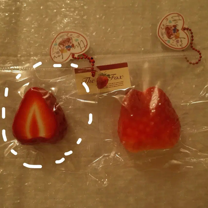[BUNJANG] The Fox Strawberry Mochi Squishy / The fox 더 폭스 딸기 단면 수제 말랑이 샤오홍슈