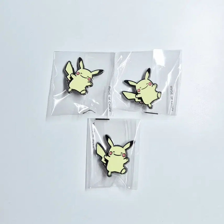 [BUNJANG] Colorgram Pokemon Metal Charm Badge Pikachu (Sealed) / [미개봉]컬러그램 포켓몬 메탈참 뱃지 피카츄