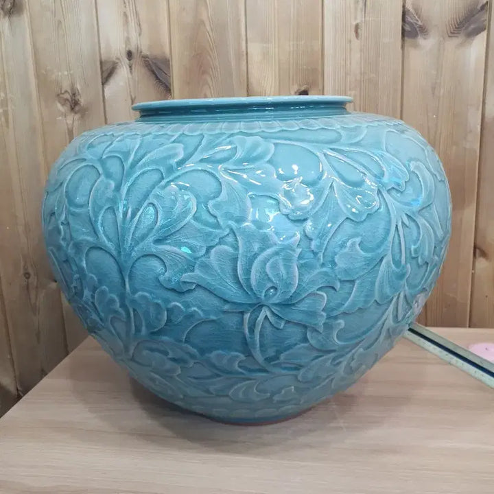 [BUNJANG] Hansanbong Master Celadon Relief Peony Vase / 청자 양각 모란문 대호 한산봉 명장