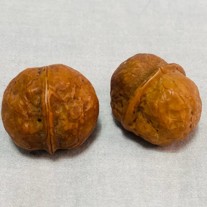 [BUNJANG] Vintage Natural Walnut Pair - Hand Acupressure &amp; Collectible / 빈티지 천연 호두 한쌍_손지압,수집용