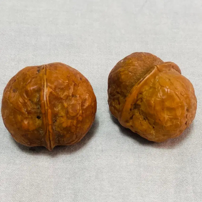 [BUNJANG] Vintage Natural Walnut Pair - Hand Acupressure &amp; Collectible / 빈티지 천연 호두 한쌍_손지압,수집용