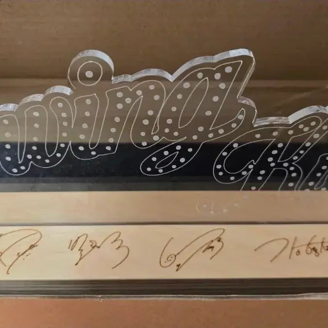 [BUNJANG] EXO D.O. Do Kyung Soo Swing Kids Limited Edition Signed LED Mood Lamp / 엑소 디오 도경수 스윙키즈 한정판 사인 LED 무드등 굿즈