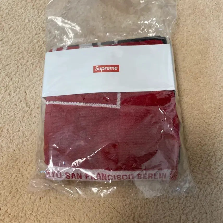 [BUNJANG] Supreme 2023 Square Mini Towel Set / [새상품] 2023 슈프림 스퀘어 미니 타올 세트