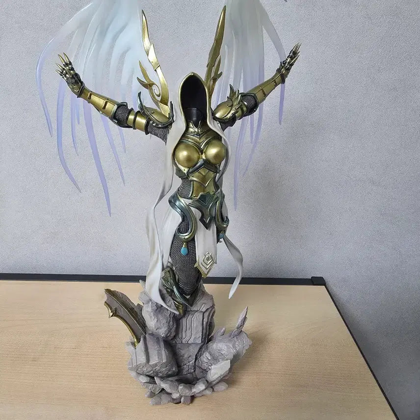 [BUNJANG] Taurus Auriel Diablo Figure / 타우러스 아우리엘 (디아블로) 피규어 팝니다.