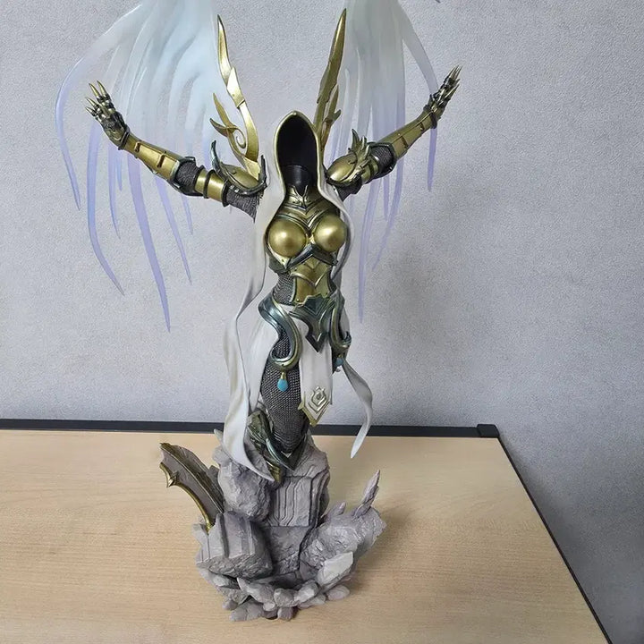 [BUNJANG] Taurus Auriel Diablo Figure / 타우러스 아우리엘 (디아블로3) 피규어 팝니다.