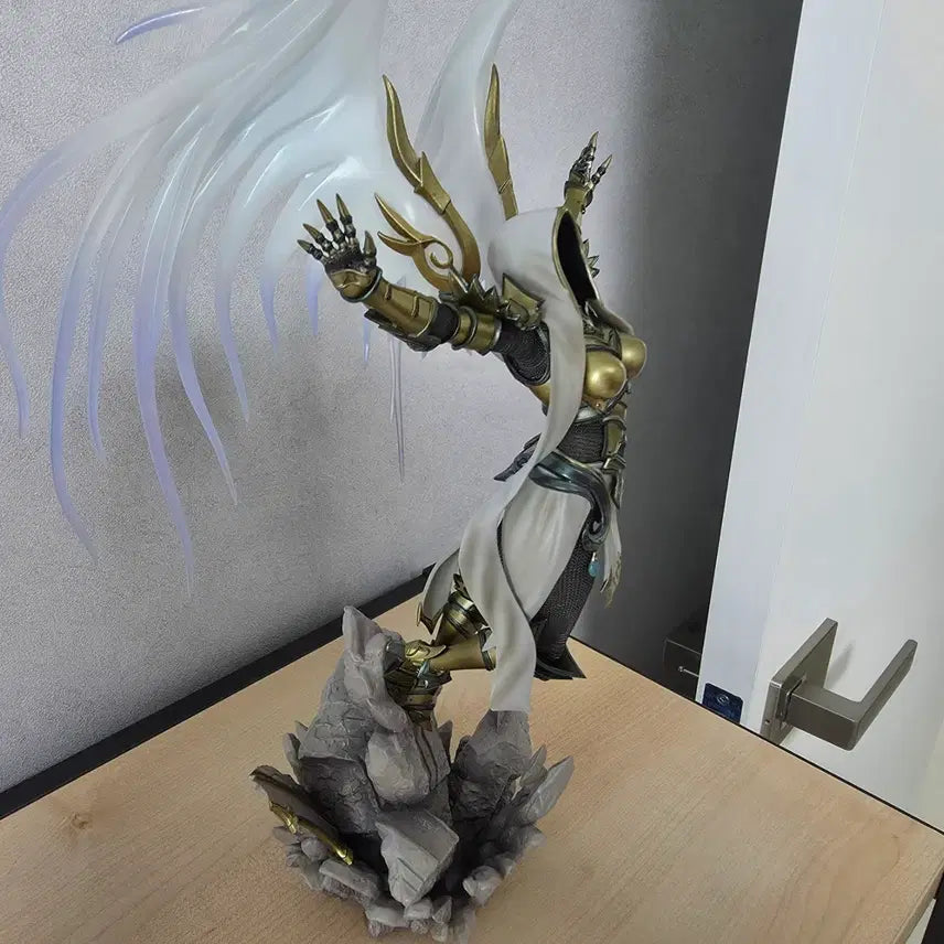 [BUNJANG] Taurus Auriel Diablo Figure / 타우러스 아우리엘 (디아블로3) 피규어 팝니다.
