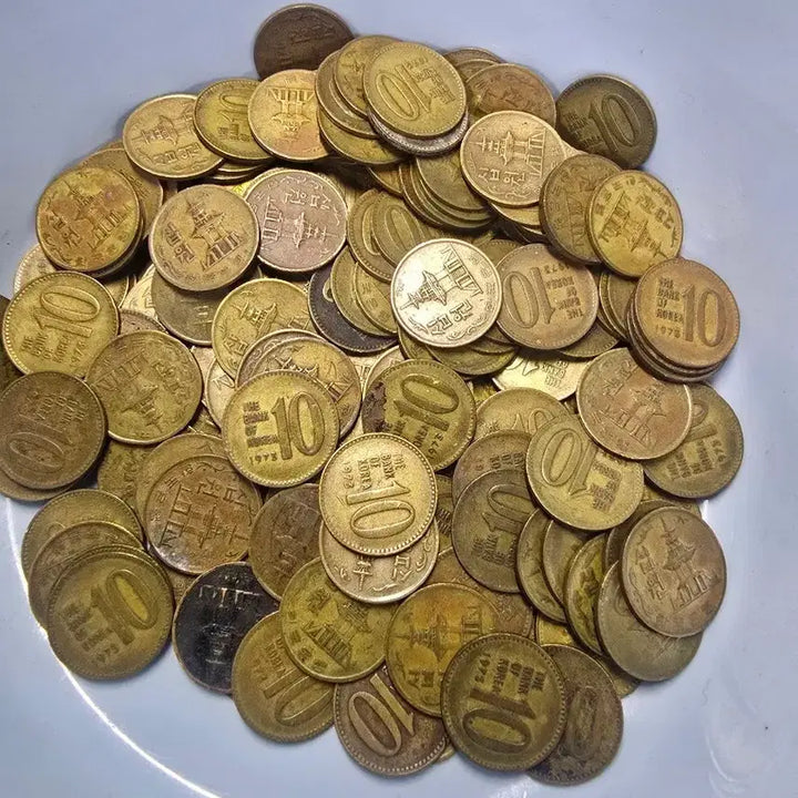 [BUNJANG] Bank of Korea 10 Won Coin (1973) - Bundle of 180 / 한국은행 10원 주화 1973년 180개