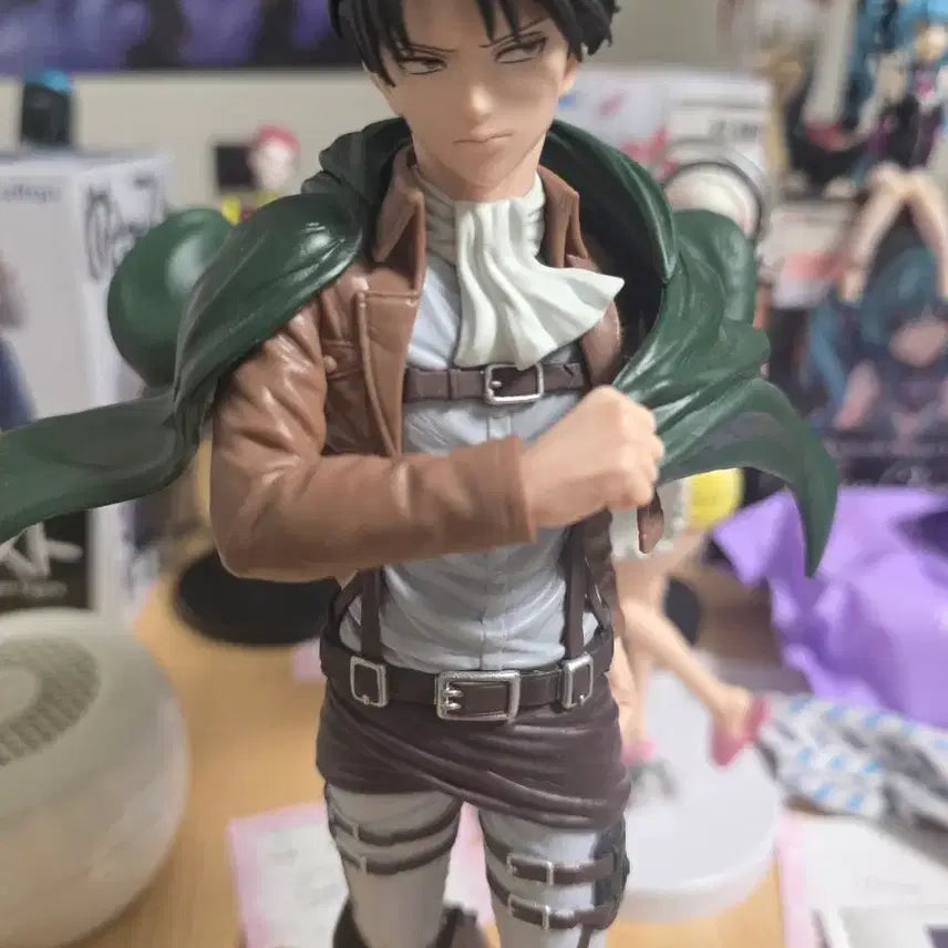 [BUNJANG] Attack on Titan Levi Ackerman Figure / 반프레스토 진격의거인 그란디스타 리바이 아커만 피규어