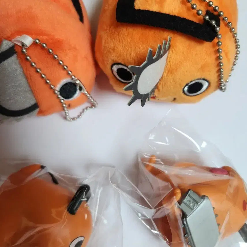 [BUNJANG] Chainsaw Man Pochita Plush Keychain Bottle Cap Set / 체인소맨 포치타 인형키링 병뚜껑마개세트
