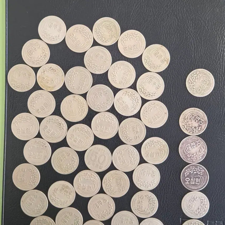 [BUNJANG] 1972 50 Won Coin Bundle (46 pcs) / 초년도, 특년도 주화입니다,  1972년 50원짜리 사용제 46개 일괄