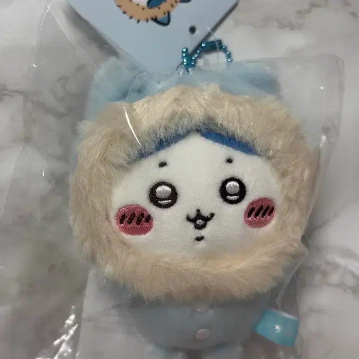 [BUNJANG] Chiikawa Hachiwara Pajama Mascot Plush Keychain / 치이카와 먼작귀 하치와레 털패딩 마스코트 파자마 누이 인형 키링