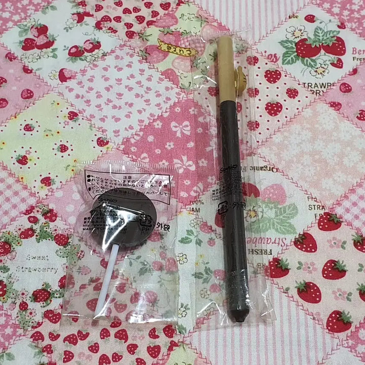 [BUNJANG] Vintage Kitty Chocolate Pepero Ballpoint Pens (2 pcs Bundle) / 고전 키티 초콜릿 핀 빼빼로 볼펜 2개 일괄