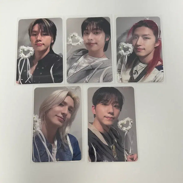 [BUNJANG] Xdinary Heroes XH View Coming Concert Day 1 Entry Photocard Bundle Set / 일괄) 엑스디너리 히어로즈 엑디즈 뷰마콘 첫콘 입장포카