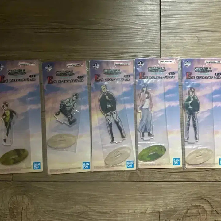 [BUNJANG] Attack on Titan Acrylic Stand Set / 5종일괄 풀셋) 진격의거인 아크릴 스탠드 E상 엘빈 리바이 에렌 미카사