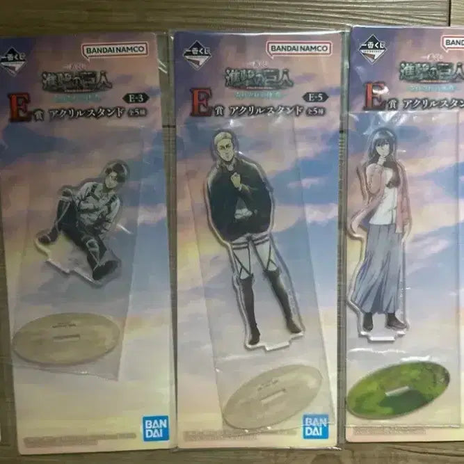 [BUNJANG] Attack on Titan Acrylic Stand Set / 5종일괄 풀셋) 진격의거인 아크릴 스탠드 E상 엘빈 리바이 에렌 미카사