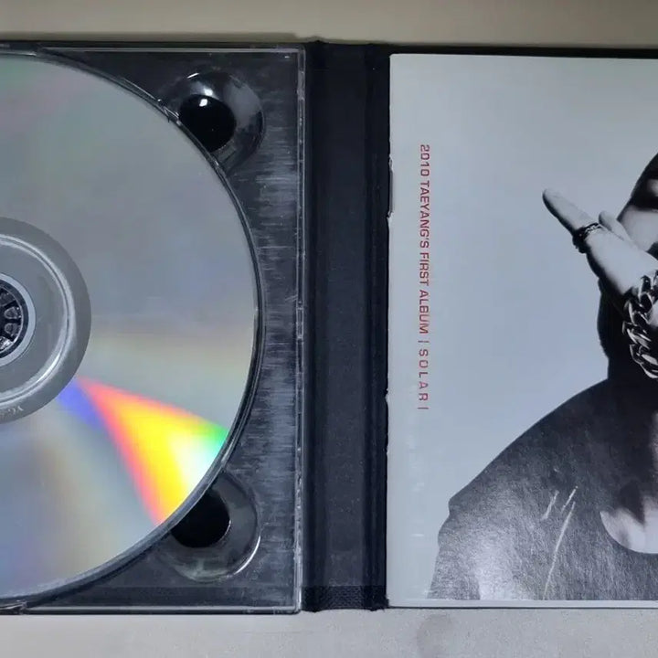[BUNJANG] TAEYANG Solar (Unsealed CD) / 태양 solar (개봉 CD)