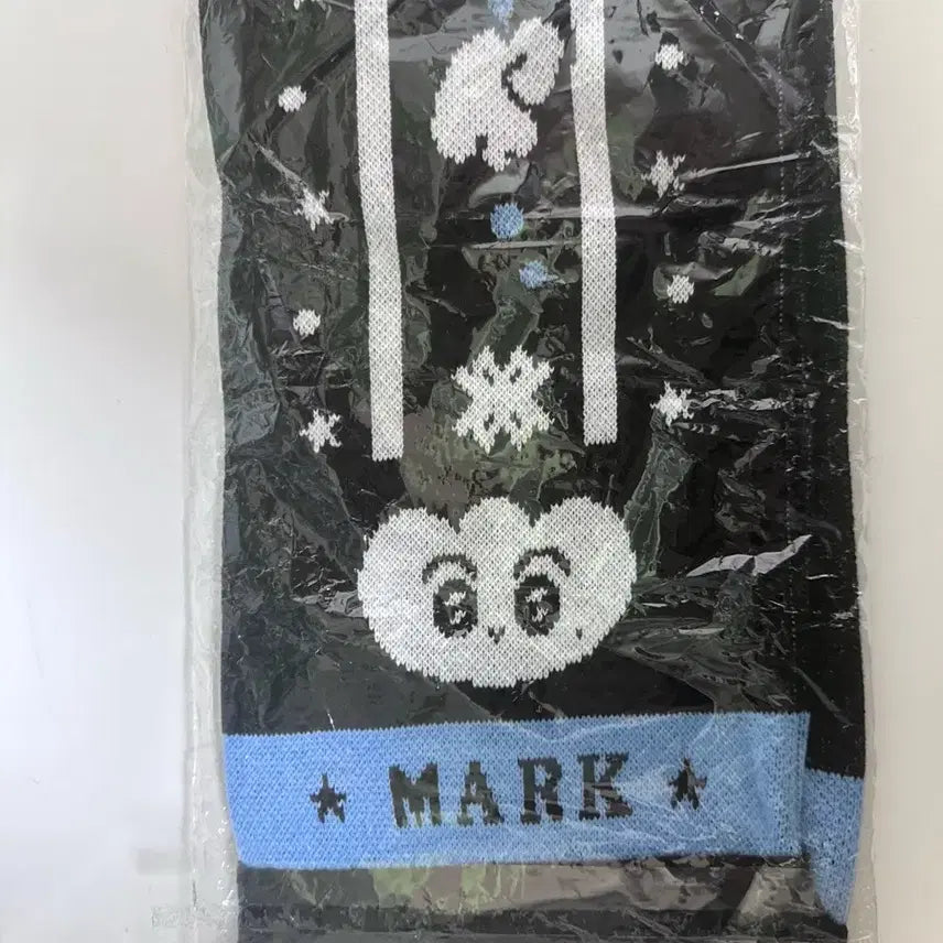 [BUNJANG] NCT Mark Hri Tulip &amp; Manyang Scarf (Unused) / 미착용) nct 엔시티 마크 흐리님 마냥이 목도리 양도