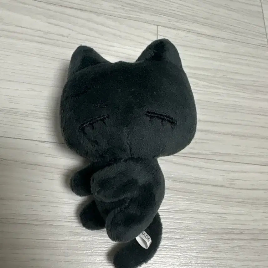 [BUNJANG] BOYNEXTDOOR Taesan TKO Plush Doll / 보넥도 태산 태냐코(눕냐코) 인형 팝니당