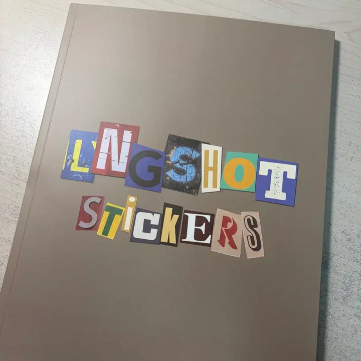 [BUNJANG] Longshot Sticker Book + OYUL Kim Ryul Louis Photocard / 롱샷 스티커북 + 오율 김률 루이 포카