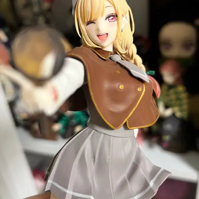 [BUNJANG] My Dress-Up Darling Marin Kitagawa Detective Figure / 그비스크돌은사랑 키타가와마린 탐정 피규어