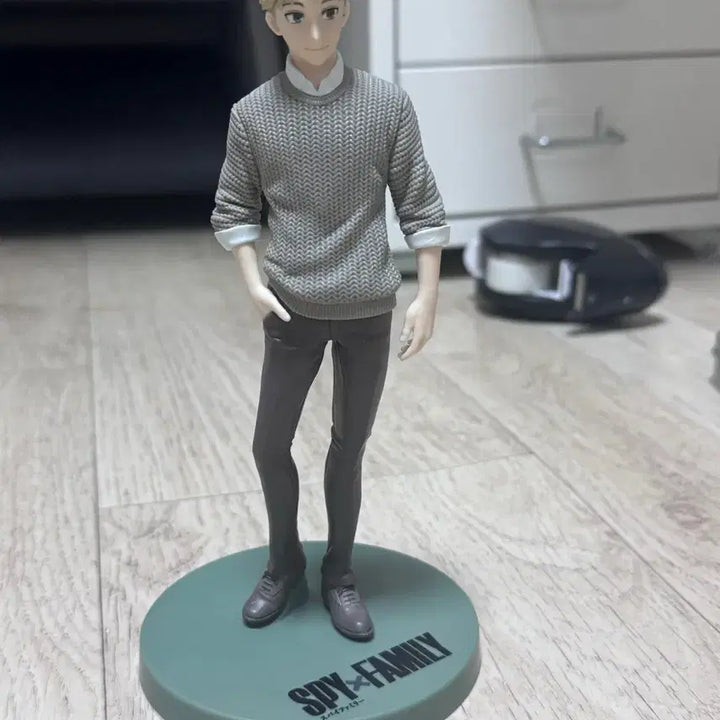 [BUNJANG] Spy x Family Loid Forger SEGA Figure / 스파이패밀리 로이드포저 피규어(세가)
