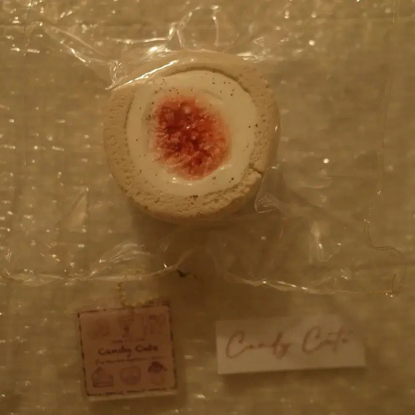 [BUNJANG] Candy Cute Fig Roll Cake Squishy / Candy Cute 밀크티 무화과 롤케이크 말랑이