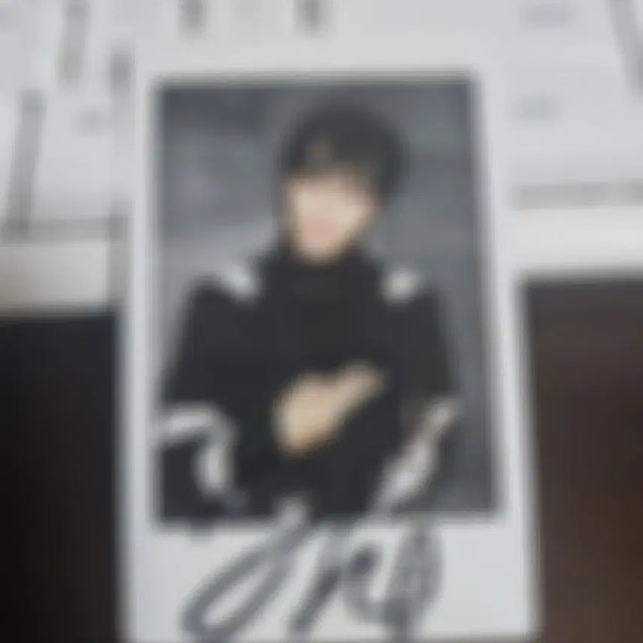 [BUNJANG] VIXX Hongbin Signed Polaroid / 빅스 홍빈 싸인 폴라