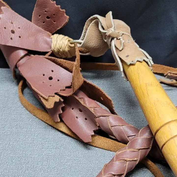 [BUNJANG] 2-Meter Leather Whip with Carved Wood Handle / 채찍 2미터