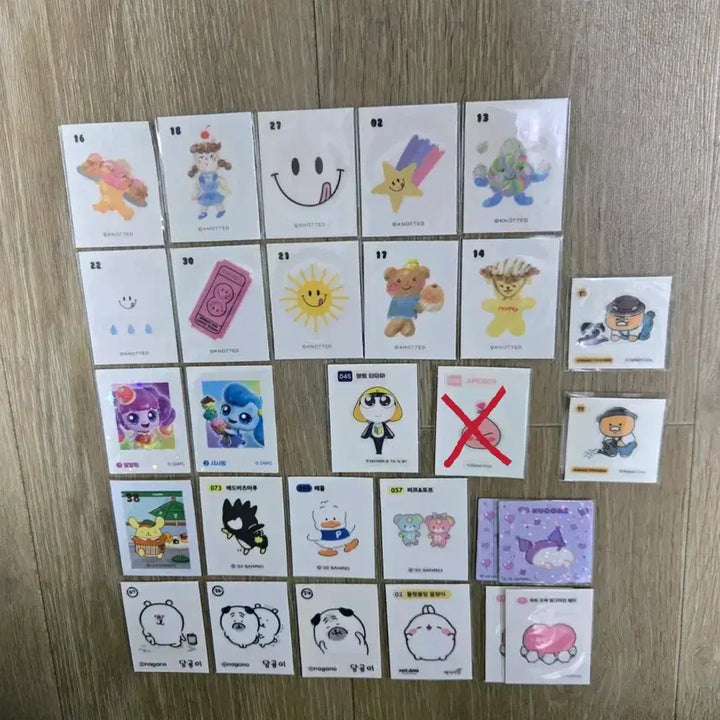 [BUNJANG] Assorted Character Stickers (e.g., Monchou, Sanrio, Tinyping, Chunsik) / 먼작귀,산리오,티니핑,춘식이등 띠부씰