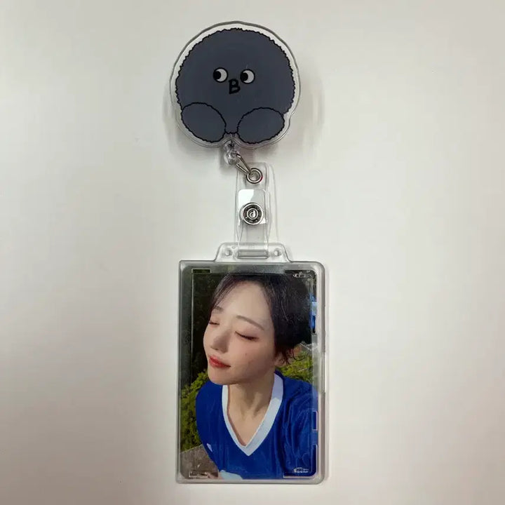 [BUNJANG] QWER Dol Sawon ID Card Keychain Goods + POB Photocard Set / qwer 돌사원증 키링 굿즈 + 미공포 포카 1셋