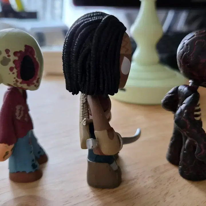 [BUNJANG] The Walking Dead Funko Mystery Minis Michonne &amp; Zombie Figures / 워킹데드 펀코 미스테리 미니 피규어 미숀&amp;좀비