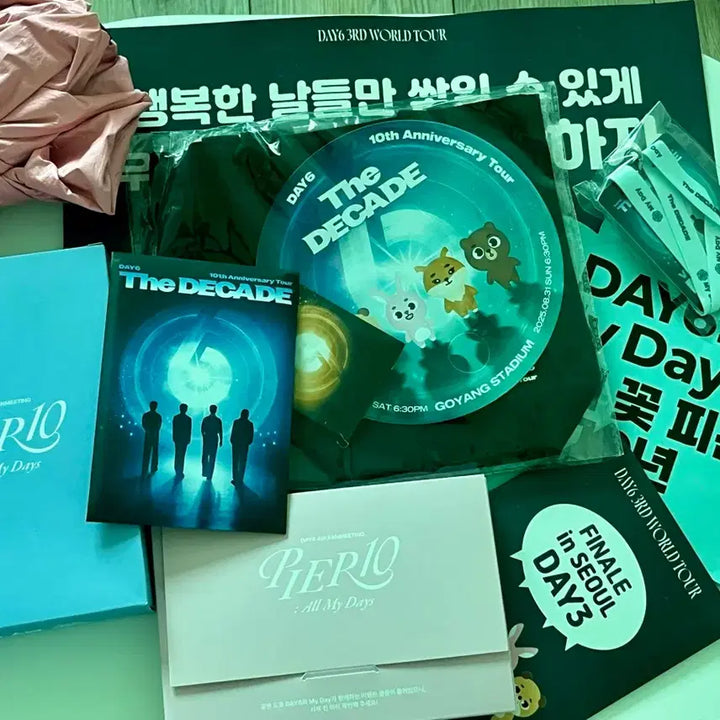 [BUNJANG] Day6 Bundle Set Merchandise (Ecobag, Parasol, Photocard, Tarot Confetti, etc.) / 데이식스 기프트 굿즈 (에코백, 양산, 포카, 타로컨페티 등등 일괄)