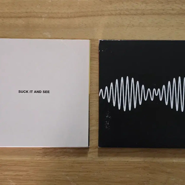 [BUNJANG] Arctic Monkeys CD Album Bundle (2 CDs) / CD 음반 Arctic Monkeys 악틱 몽키즈 앨범 2장