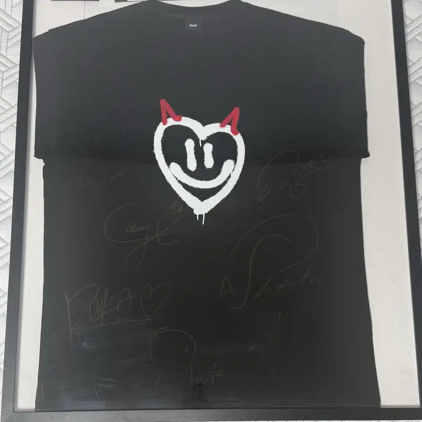 [BUNJANG] BABYMONSTER All Members Autographed T-Shirt / 베이비몬스터 전멤버 싸인 티셔츠
