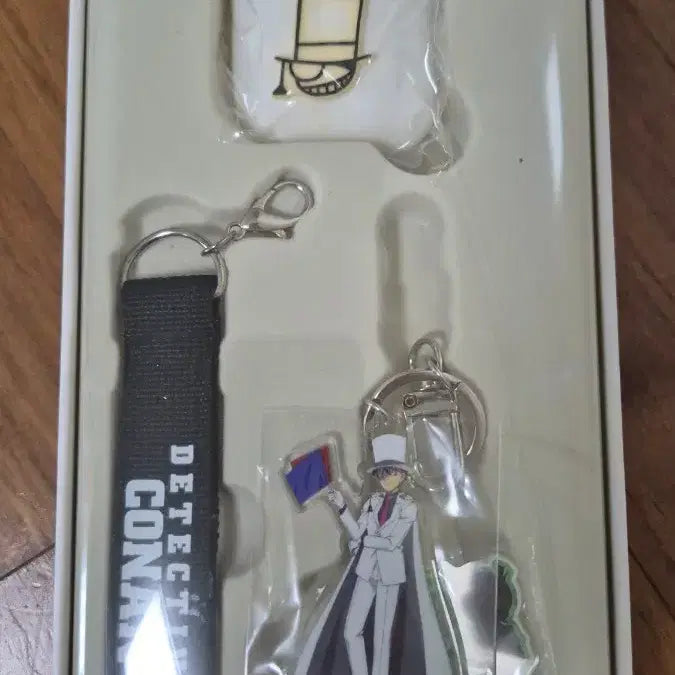 [BUNJANG] Detective Conan: The Fist of Blue Sapphire Kaito Kid Airpods Case / 명탐정 코난 감청의 권 CGV 에어팟 키링 괴도키드