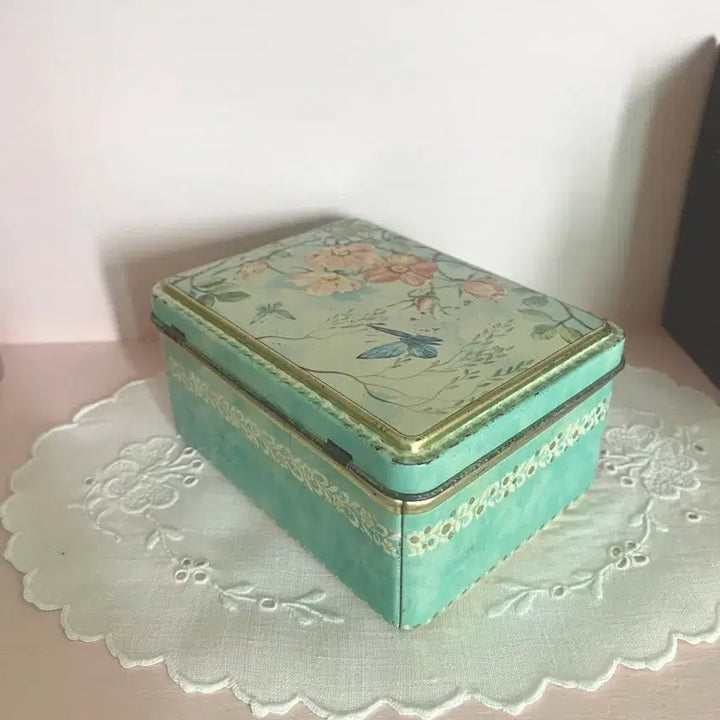 [BUNJANG] Vintage Mini Tin Case with Floral &amp; Butterfly Design / 빈티지 미니 틴케이스