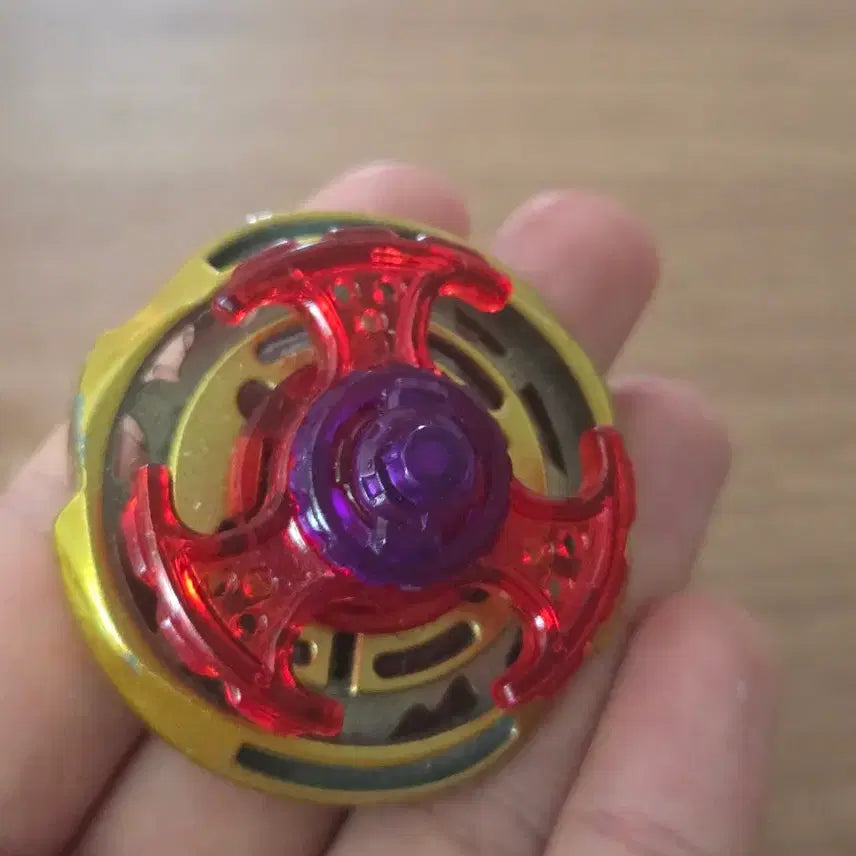 [BUNJANG] Limited Edition Metal Beyblade Gold Pisces / 메탈 베이블레이드 한정판 골드 파이시즈