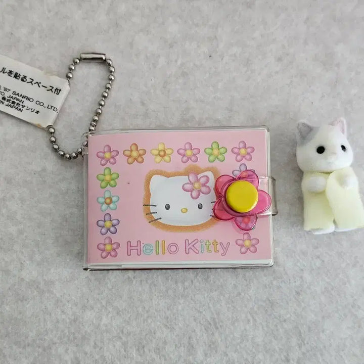 [BUNJANG] Vintage Kahana Hello Kitty Classic Mini Diary Charm / 빈티지 카오하나 헬로키티 고전 수첩 키링 키티수첩 미니 다이어리